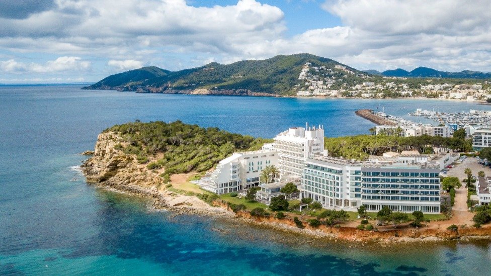 Imagen del Sol Beach House Ibiza, uno de los hoteles afectados por la operación con Banca March.
