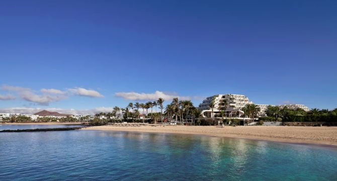 El establecimiento se ha convertido en un hotel 5 estrellas gran lujo, sólo para adultos, con acceso directo a la playa.