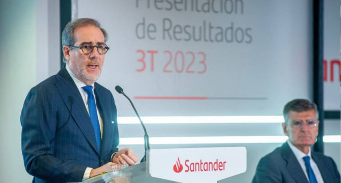  Banco Santander es una de las entidades financieras más destacadas por su apoyo al emprendimiento y a las empresas. 