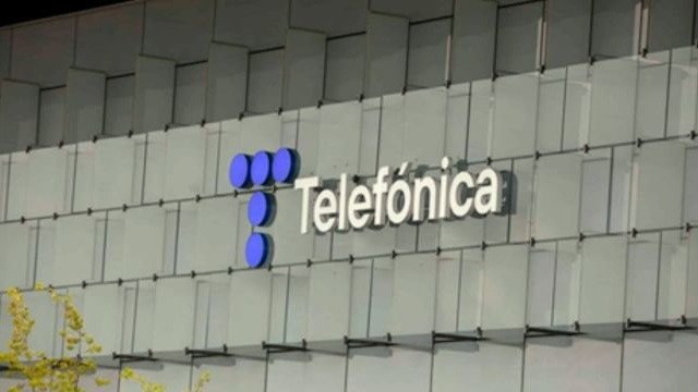  Criteria Caixa lleva comprando acciones de Telefónica desde 2017. (Archivo) 