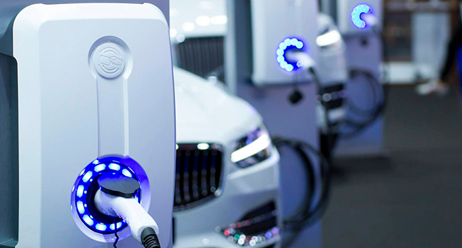  En 2023 se vendieron 12.545 unidades de coches eléctricos frente las 12.000 vendidas en 2022, lo que supone un incremento del 7%. (Archivo) 
