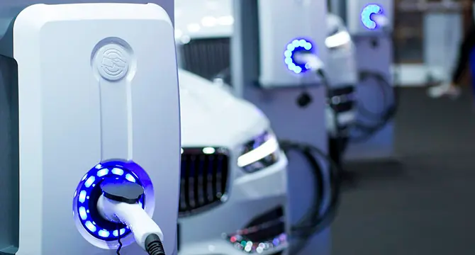  En 2023 se vendieron 12.545 unidades de coches el&eacute;ctricos frente las 12.000 vendidas en 2022, lo que supone un incremento del 7%. (Archivo) 