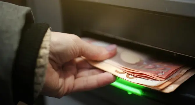  Correos cuenta con m&aacute;s de 2.389 oficinas rurales en toda Espa&ntilde;a. 