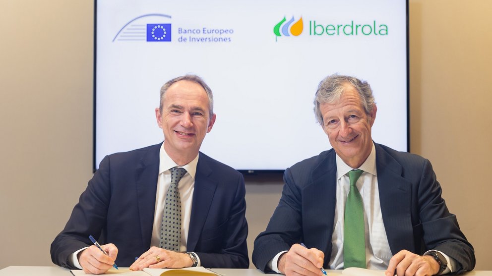  Jean-Christophe Laloux, director general de Operaciones para la UE del BEI, y José Sainz Armada, director de Finanzas, Control y Desarrollo Corporativo de Iberdrola. 