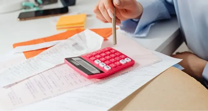  El 45% de los negocios se&ntilde;ala que, aunque necesita actualizar sus  plataformas tecnol&oacute;gicas para gestionar su deuda con mayor eficacia, la  incertidumbre actual le hace reacio a afrontar dicha inversi&oacute;n. (Archivo) 