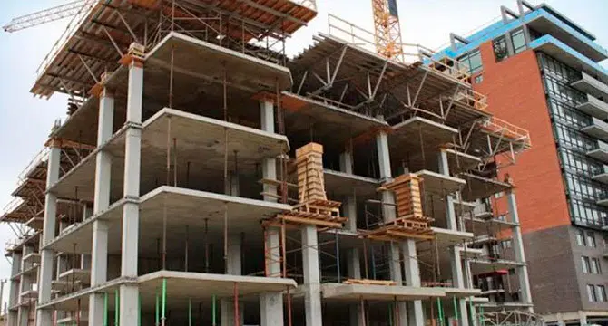 Edificio en construcci&oacute;n