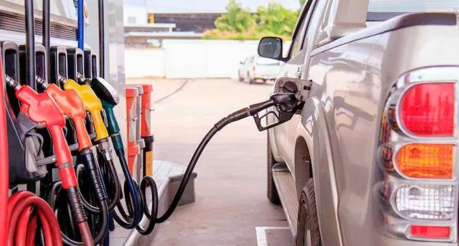  Esta evoluci&oacute;n refleja el descenso de los precios de los carburantes, y tambi&eacute;n, aunque en menor medida, la ca&iacute;da de alimentaci&oacute;n y electricidad. (Archivo) 