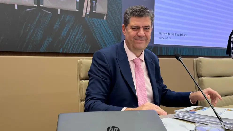 El conseller de Turismo, Jaume Bauz&agrave;, ha explicado su presupuesto en el Parlament.