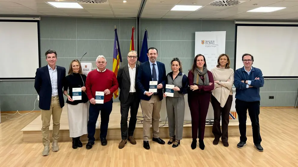 Presentaci&oacute;n del programa de relevo en negocios
