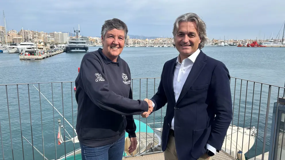 La directora de la Fundaci&oacute;n Palma Aquarium, D&eacute;bora Morrison, y el director de Club de Mar-Mallorca, Jos&eacute; Luis Arrom