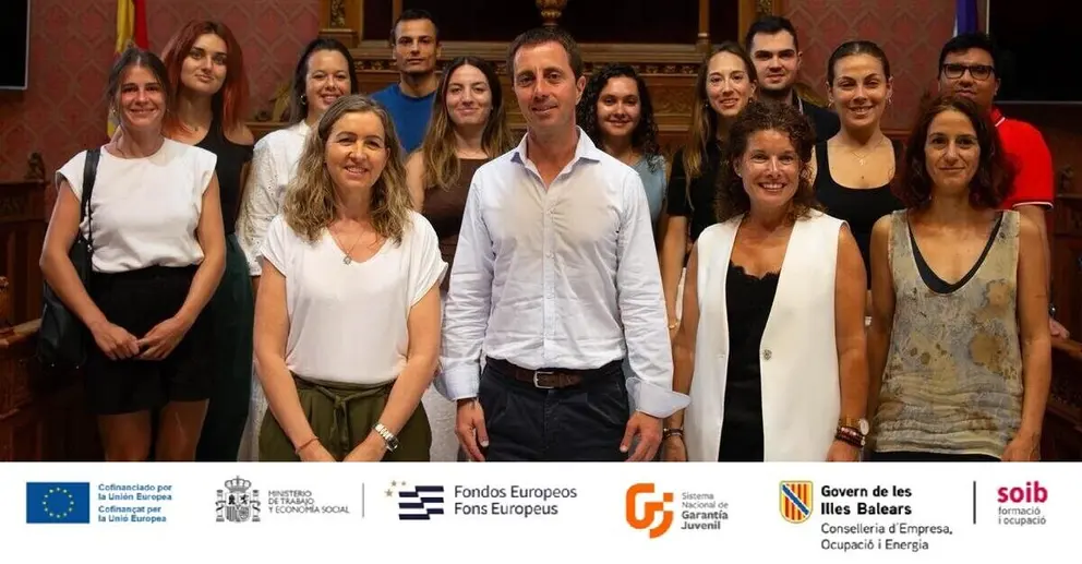 El president Galm&eacute;s dona la benvinguda als onze joves qualificats que s&rsquo;incorporen al Consell de Mallorca i a l&rsquo;IMAS. (Consell de Mallorca)