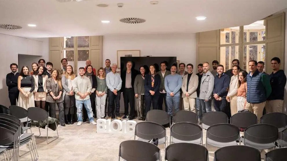Foto de familia en el acto. (BIOIB)