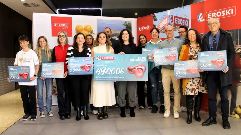 EROSKI Baleares dona 49.000 &euro; a catorce asociaciones de ayuda a la infancia
