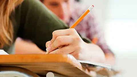 La tasa de Abandono Temprano de la Educaci&oacute;n y la Formaci&oacute;n en Espa&ntilde;a es la m&aacute;s alta de la Uni&oacute;n Europea, solo detr&aacute;s de Ruman&iacute;a. (Archivo)