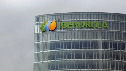  Iberdrola contribuir&aacute; con un ahorro energ&eacute;tico de m&aacute;s de 29 TWh anuales, que equivale al consumo de tres millones de hogares. 