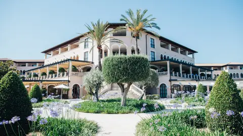 Vista exterior del hotel St Regis Mardavall.