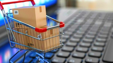  Los espa&ntilde;oles que usan internet y compran por este medio alcanza este a&ntilde;o 26 millones de individuos (Archivo). 