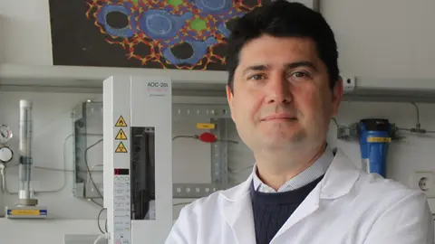 El doctor Javier Garc&iacute;a Mart&iacute;nez, presidente de la Uni&oacute;n Internacional
de Qu&iacute;mica Pura y Aplicada.