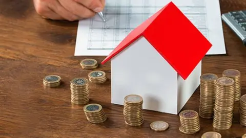 El Consejo General de los Colegios Oficiales de Agentes de la Propiedad Inmobiliaria de Espa&ntilde;a considera estas medidas &ldquo;insuficientes e ineficaces&rdquo;. (Archivo)