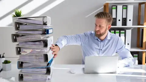  Durante 2023, m&aacute;s de la mitad de las empresas europeas han dado pasos significativos hacia la digitalizaci&oacute;n, centr&aacute;ndose en mejorar su presencia digital. 