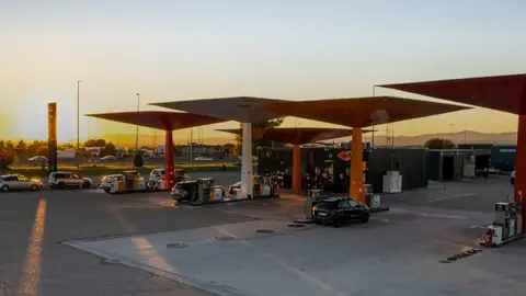  La multinacional ha rechazado "rotundamente" el expediente abierto por la CNMC y ha insistido en que "ha hecho un enorme esfuerzo para ayudar a sus clientes a trav&eacute;s de descuentos". (Archivo) 