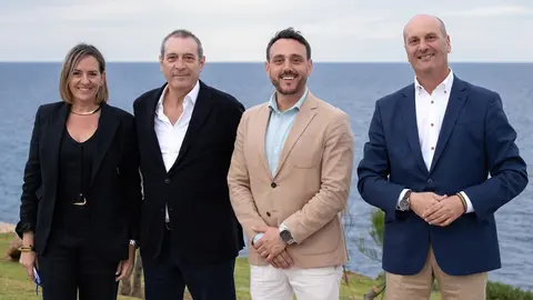 La directora comercial de Blau Hotels, Marga Alemany; el CEO de la cadena hotelera, Joan Pla; el director de Operaciones y Expansi&oacute;n de Blau Hotels, Abraham Trujillano; y el director del Blau Punta Reina, Rafael &Aacute;lvarez.