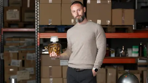 Gerardo Ca&ntilde;ellas es el CEO de Perfume's Club.