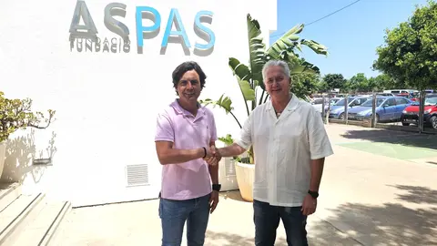 Imagen del presidente de la Escuela Universitaria ADEMA, Diego Gonz&aacute;lez, y el director gerente de la Fundaci&oacute;n ASPAS, Jaime Ferrer.