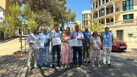 Las obras de mejora de estas dos calles han supuesto tambi&eacute;n el cambio de las canalizaciones, la renovaci&oacute;n del mobiliario urbano, la modernizaci&oacute;n de la red el&eacute;ctrica y la iluminaci&oacute;n.