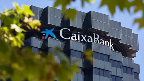 CaixaBank 