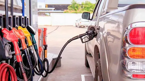  Esta evoluci&oacute;n refleja el descenso de los precios de los carburantes, y tambi&eacute;n, aunque en menor medida, la ca&iacute;da de alimentaci&oacute;n y electricidad. (Archivo) 