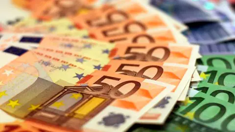  Imagen de dinero. (Archivo) 