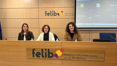 Movilidad se re&uacute;ne con los ayuntamientos para invitarles a realizar aportaciones al proyecto del decreto de tarifas del taxi durante el proceso de exposici&oacute;n p&uacute;blica