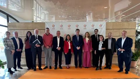 La viceministra de Turismo de Rep&uacute;blica Dominicana visita la EHIB y se interesa por las pol&iacute;ticas tur&iacute;sticas del Govern