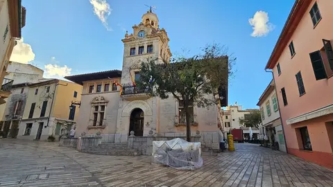 Portada del Ayuntamiento de Alcudia.