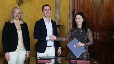 El Consell de Mallorca y la UNED Illes Balears firman un convenio de colaboraci&oacute;n para ampliar la formaci&oacute;n de trabajadores de los ayuntamientos