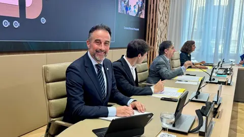 El conseller Jos&eacute; Luis Mateo ha explicado los presupuestos de su conselleria en el Parlament.