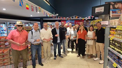 Proveedores de productos de importaci&oacute;n y responsables de Eroski en Baleares. (Eroski)