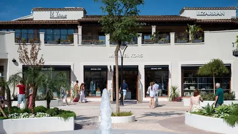 Premium Plaza de Mallorca Fashion Outlet. (Mallorca Fashion Outlet)