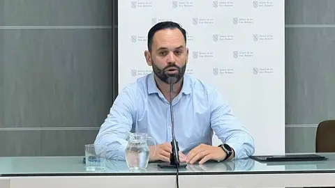 El director general de Econom&iacute;a Circular, Transici&oacute;n Energ&eacute;tica y Cambio Clim&aacute;tico, Diego Viu, presenta la hoja de ruta de hidr&oacute;geno verde. (Govern de les Illes Balears)