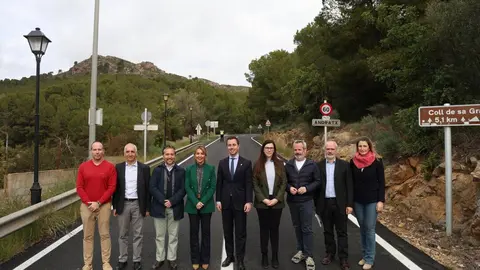 El presidente del Consell de Mallorca durante la presentaci&oacute;n del &uacute;ltimo refuerzo de firme realizado en Andratx. (Consell de Mallorca)
