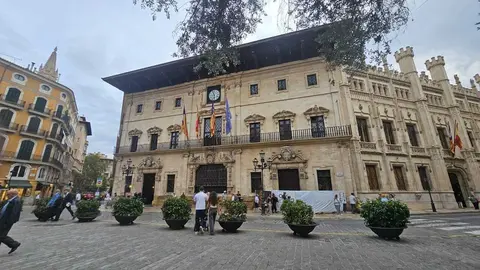Vista general de la fachada del Ayuntamiento de Palma.