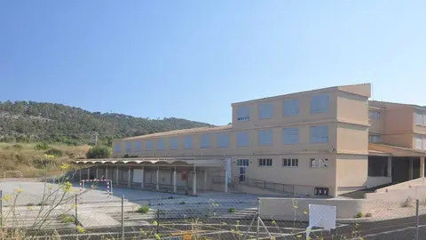 Imagen del CEIP Ses Quarterades. (Ayuntamiento de Calvi&agrave;)