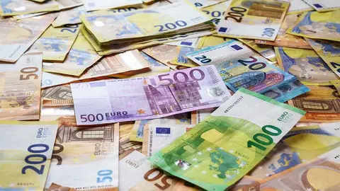  Fotograf&iacute;a de dinero. (Imagen de Willfried Wende en Pixabay) 