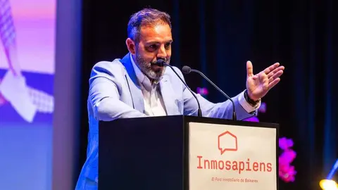 Imagen de a&ntilde;o pasado del presidente del Colegio y la Asociaci&oacute;n, Jos&eacute; Miguel Artieda. (Carlsen)