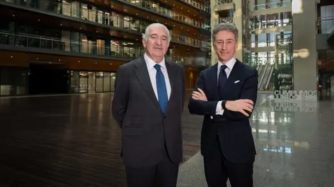Jos&eacute; Bogas, consejero delegado de Endesa y Marco Palermo, director general econ&oacute;mico-financiero.