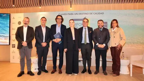 El 19 de noviembre, con la tercera edici&oacute;n del Foro Playa de Palma &ndash; Palma Beach, que tendr&aacute; lugar en el Aubamar Convention Center, representantes institucionales, expertos y empresas analizar&aacute;n la temporada y los retos a los que se enfrenta el destino de cara a 2027. (Imagen de archivo Foro Palma Beach 2025).