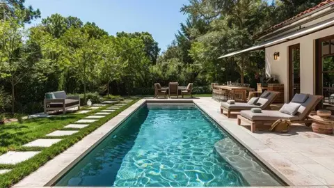 Imagen de una vivienda con piscina. (pisos.com)