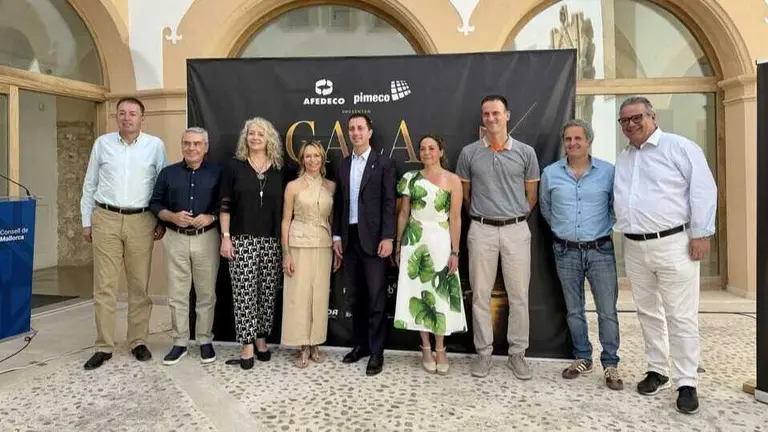 Foto de familia durante la presentaci&oacute;n. (PIMECO)