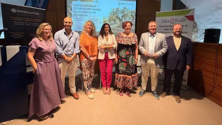 Instituciones y sector agroalimentario debaten en la finca de Raixa sobre el futuro del mundo rural